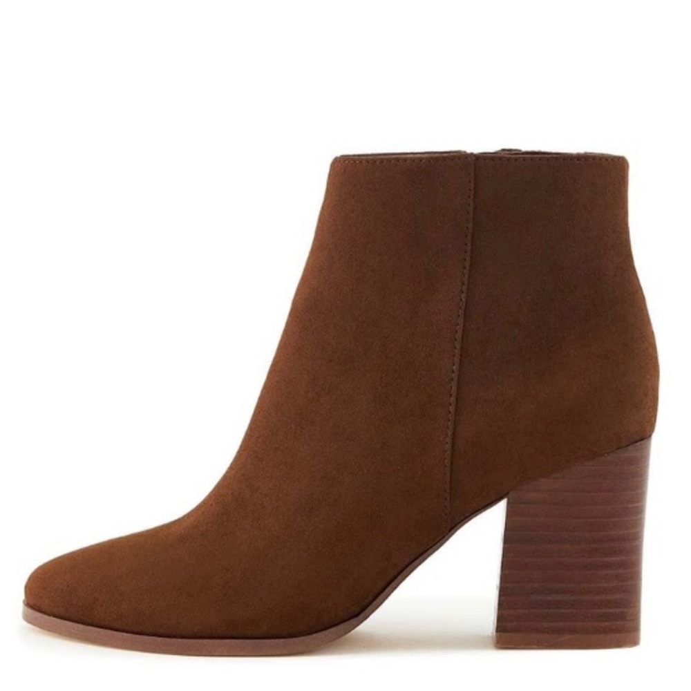 NWT! NEST FOOTWEAR - Malibu Stack Heel Ankle
Bootie Brown Size 8